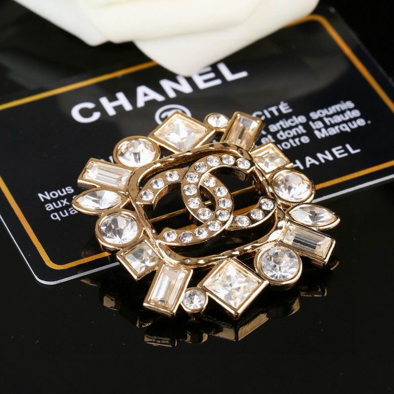 Chanel Brooch 03yxs248